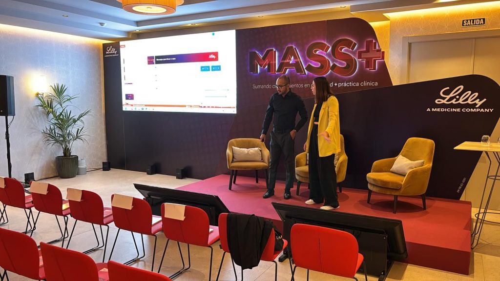 Foto de ponencias - Dr. Christian Leyva